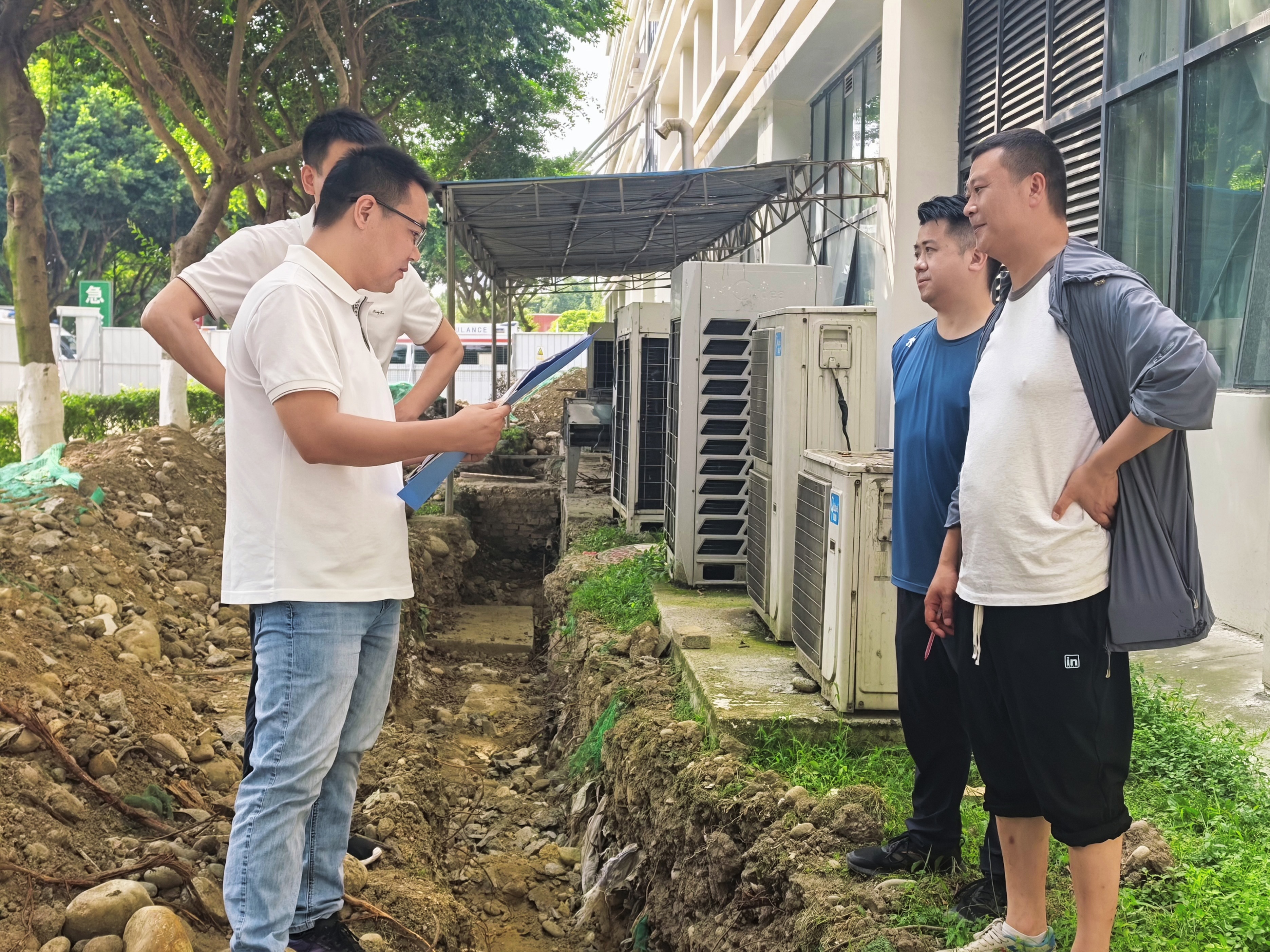 嵌入式监督跟进雨污管道改造工程